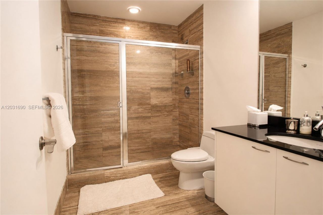15811 Collins Ave , Unit 403, Sunny Isles Beach, FL 33160 Photo