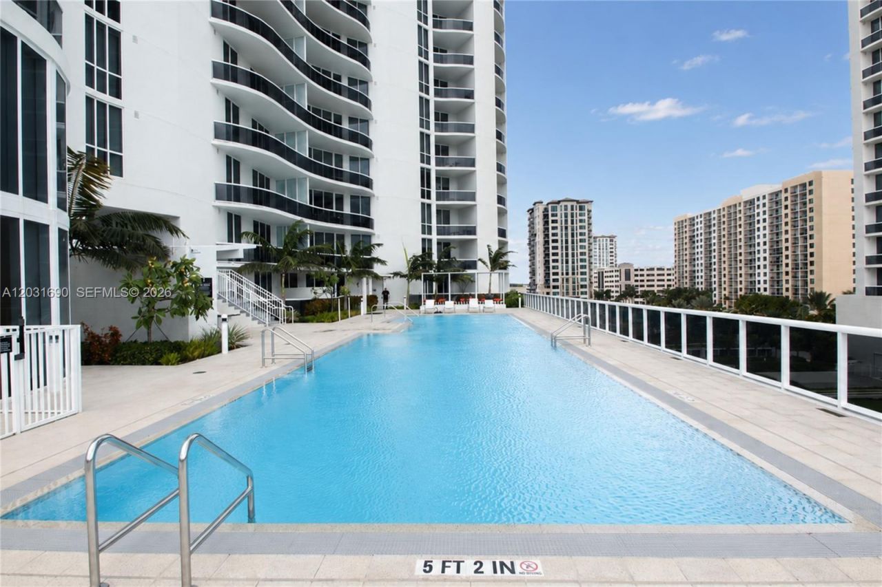 15811 Collins Ave , Unit 403, Sunny Isles Beach, FL 33160 Photo
