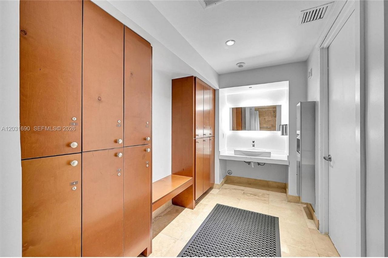 15811 Collins Ave , Unit 403, Sunny Isles Beach, FL 33160 Photo