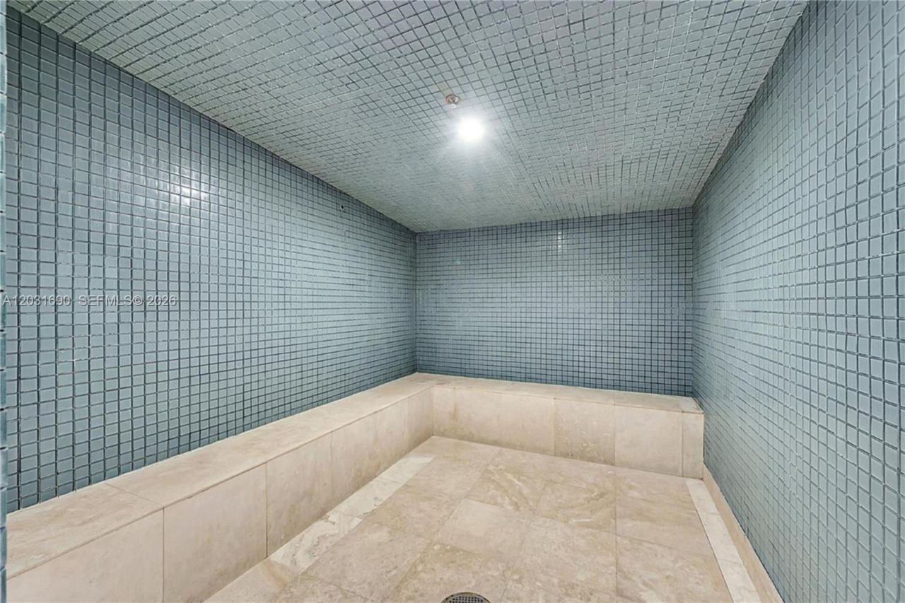 15811 Collins Ave , Unit 403, Sunny Isles Beach, FL 33160 Photo