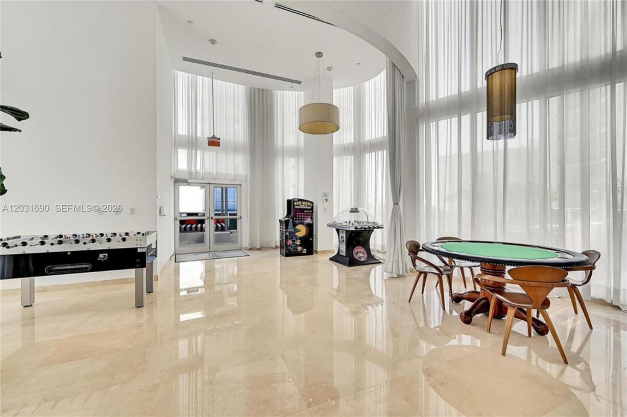15811 Collins Ave , Unit 403, Sunny Isles Beach, FL 33160 Photo