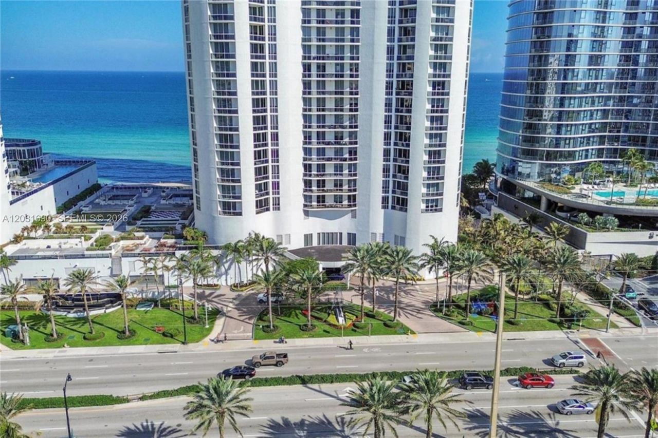 15811 Collins Ave , Unit 403, Sunny Isles Beach, FL 33160 Photo