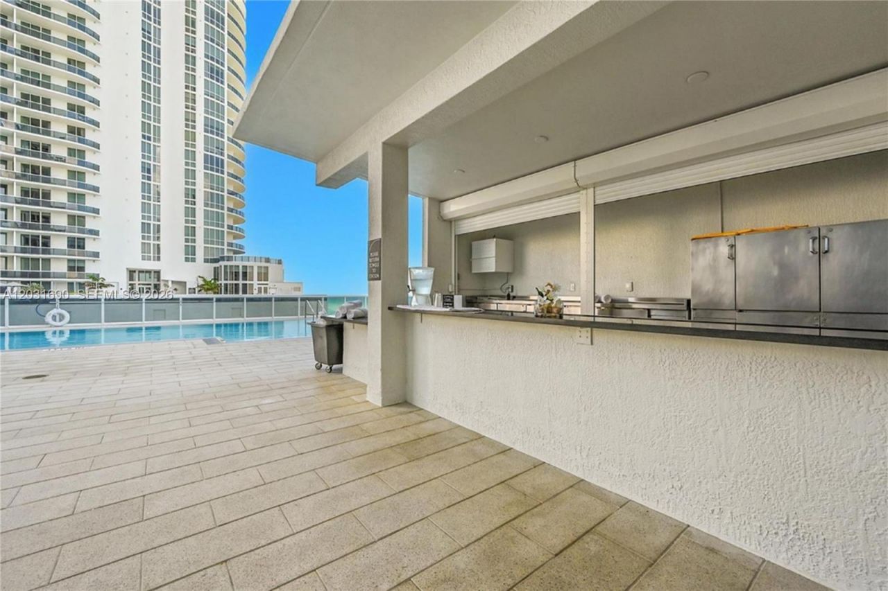 15811 Collins Ave , Unit 403, Sunny Isles Beach, FL 33160 Photo