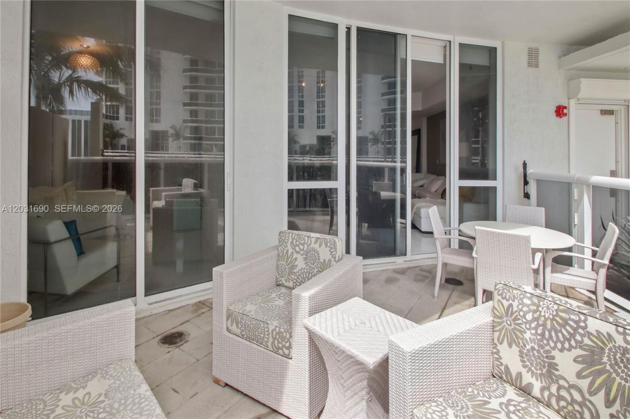15811 Collins Ave , Unit 403, Sunny Isles Beach, FL 33160 Photo