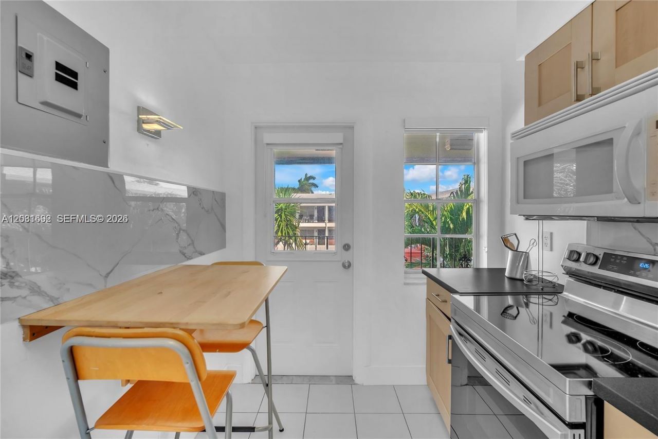 1100 Atlantic Shores Blvd , Unit 402, Hallandale Beach, FL 33009 Photo