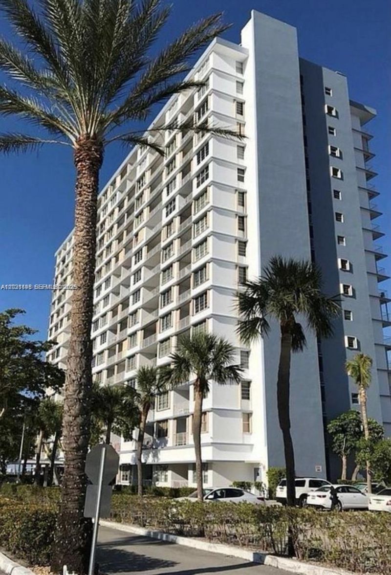 1865 79th St Cswy , Unit 9A, North Bay Village, FL 33141 Photo
