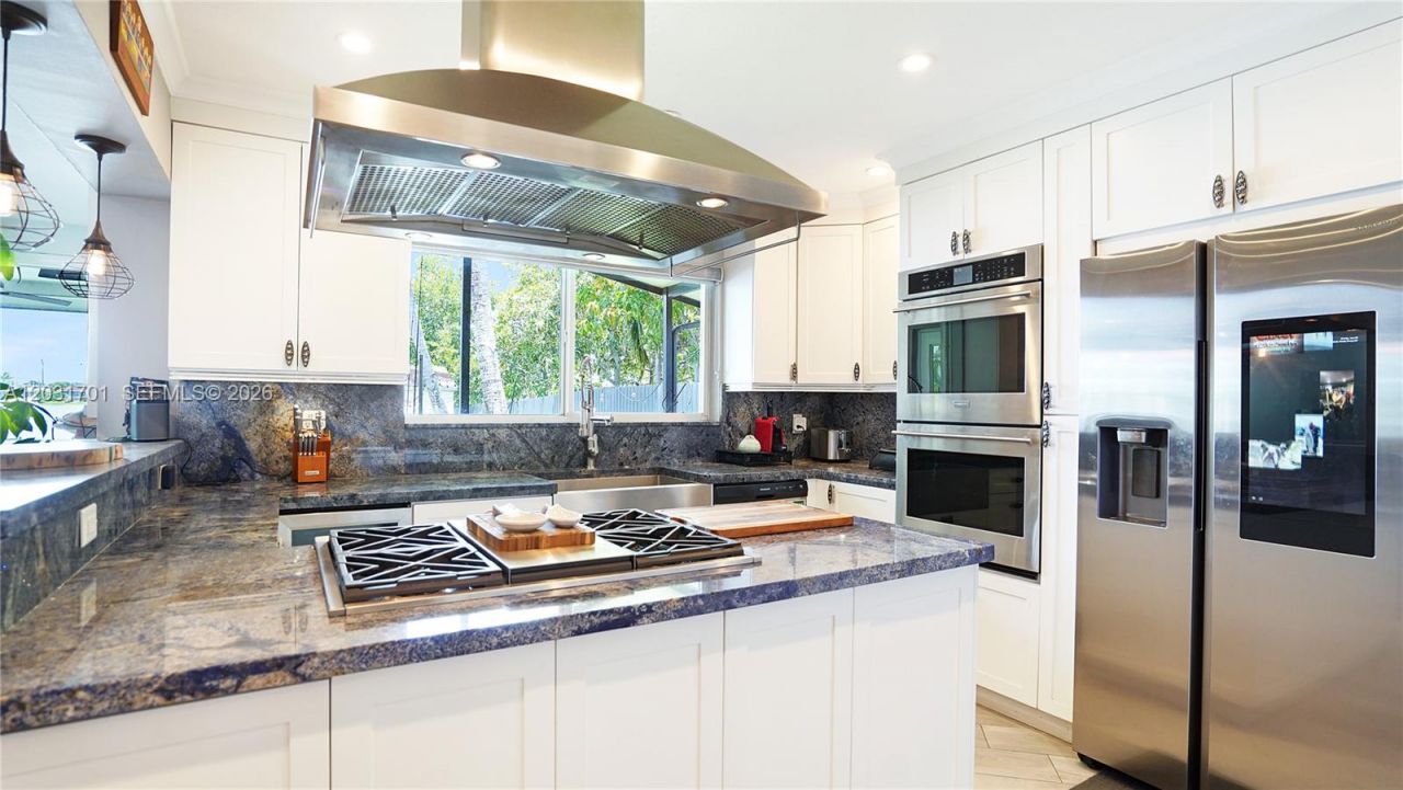 6220 W 10th Ave, Hialeah, FL 33012 Photo