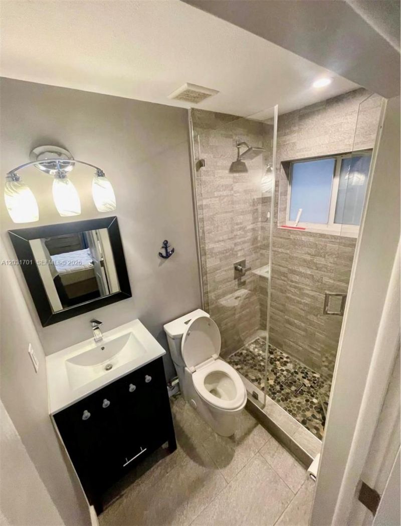 6220 W 10th Ave, Hialeah, FL 33012 Photo