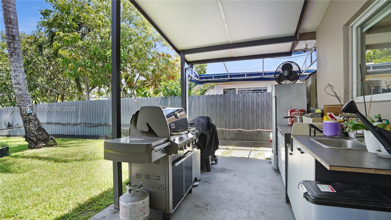 6220 W 10th Ave, Hialeah, FL 33012 Photo