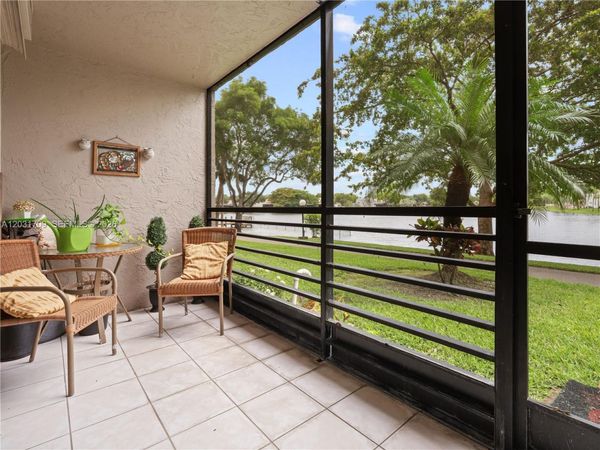 901 Colony Point Cir, Unit 112, Pembroke Pines, FL 33026