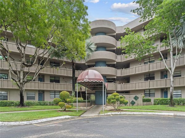901 Colony Point Cir , Unit 112, Pembroke Pines, FL 33026