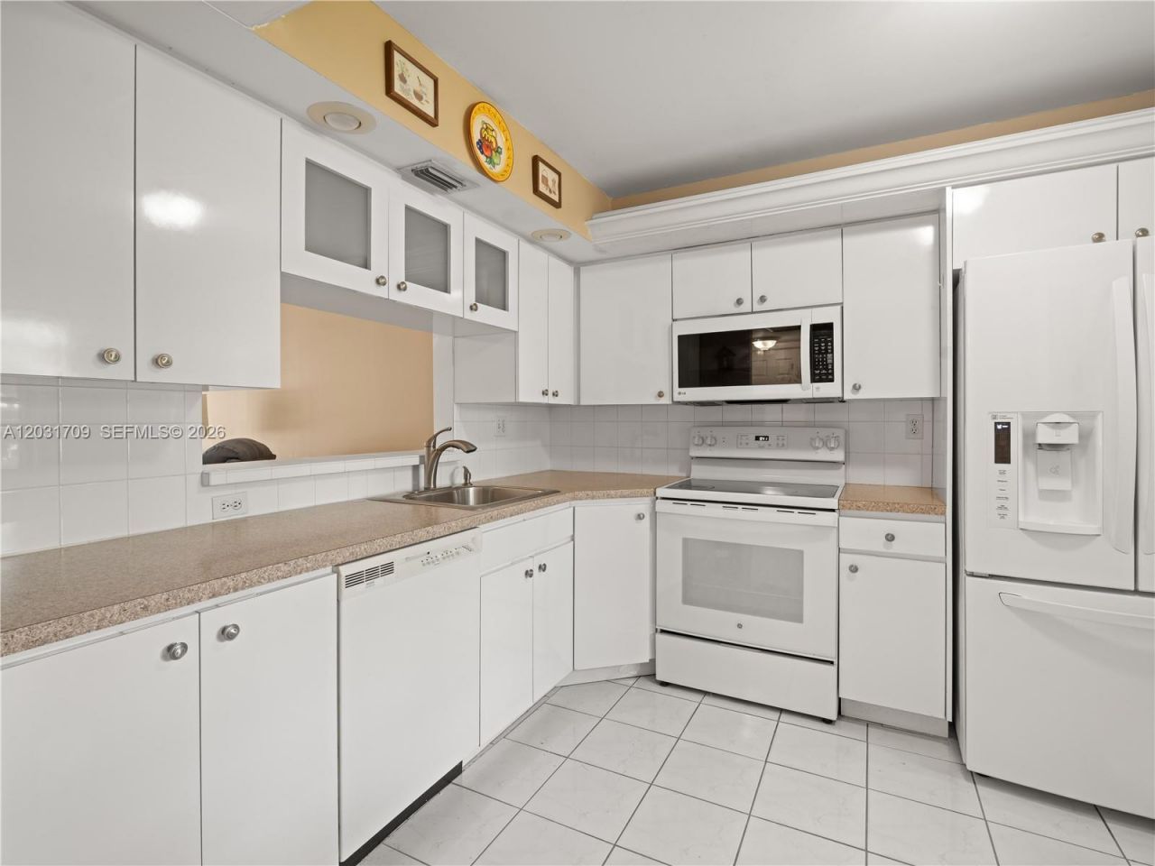 901 Colony Point Cir , Unit 112, Pembroke Pines, FL 33026 Photo