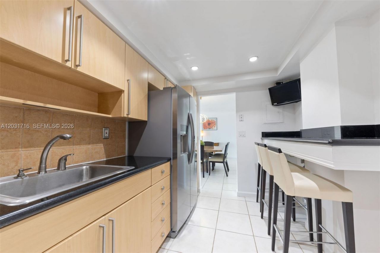 10350 W Bay Harbor Dr , Unit 5E, Bay Harbor Islands, FL 33154 Photo