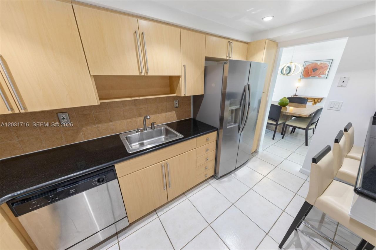 10350 W Bay Harbor Dr , Unit 5E, Bay Harbor Islands, FL 33154 Photo