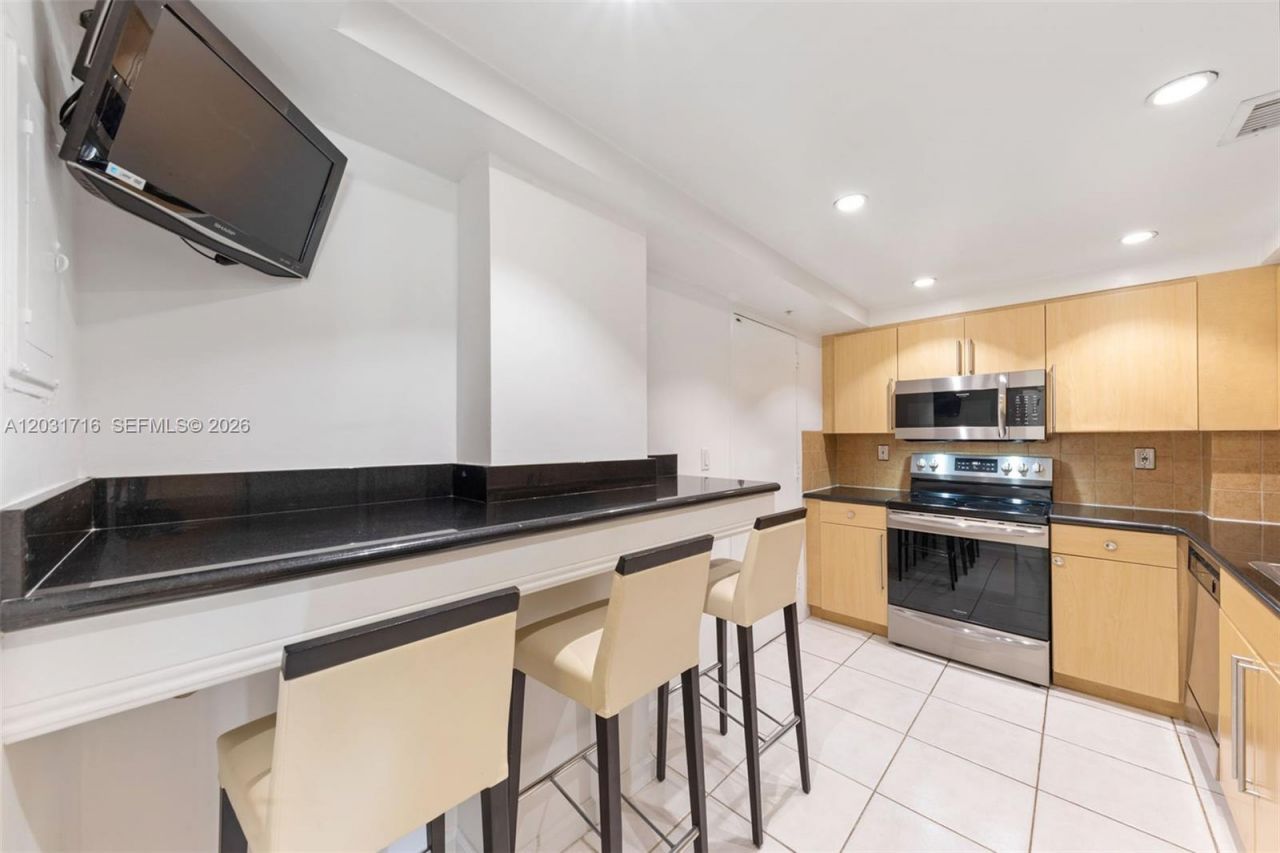 10350 W Bay Harbor Dr , Unit 5E, Bay Harbor Islands, FL 33154 Photo
