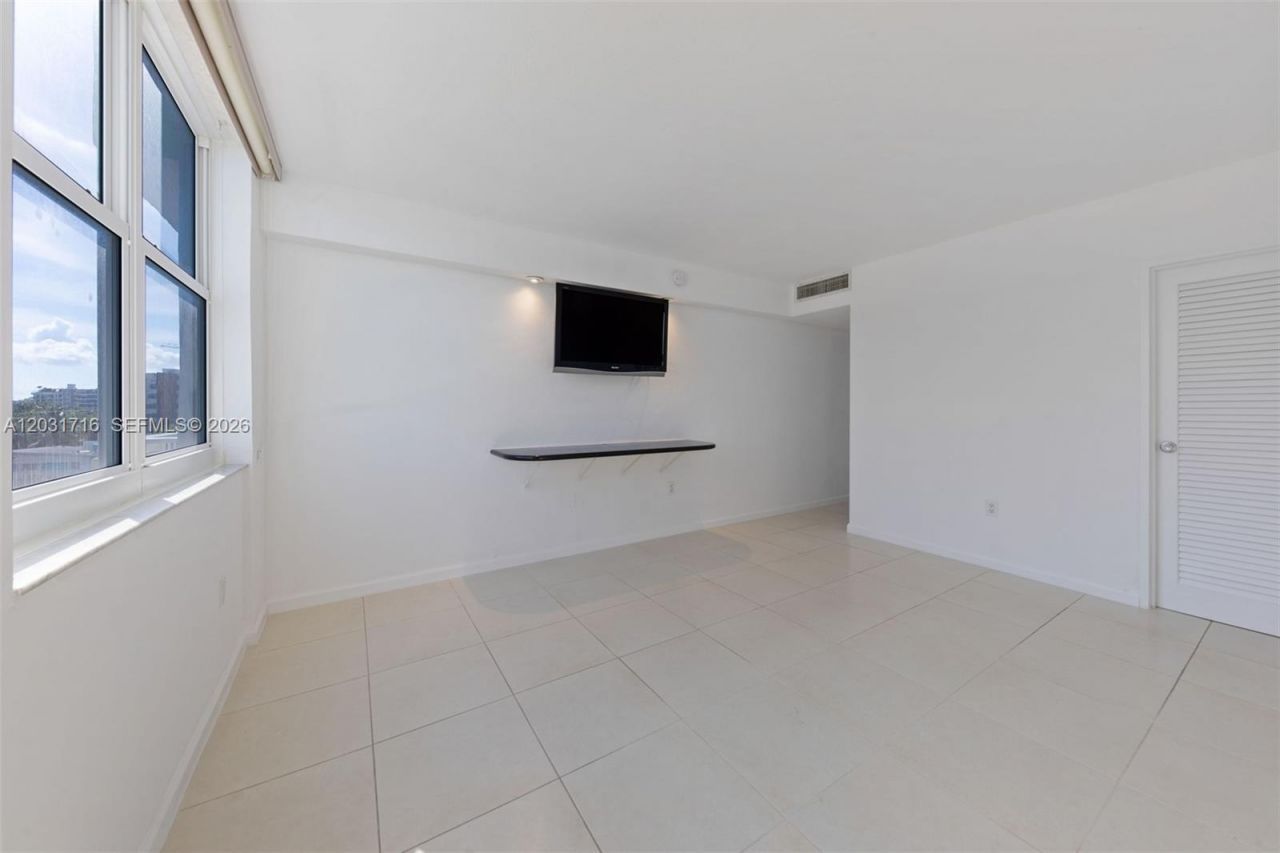 10350 W Bay Harbor Dr , Unit 5E, Bay Harbor Islands, FL 33154 Photo