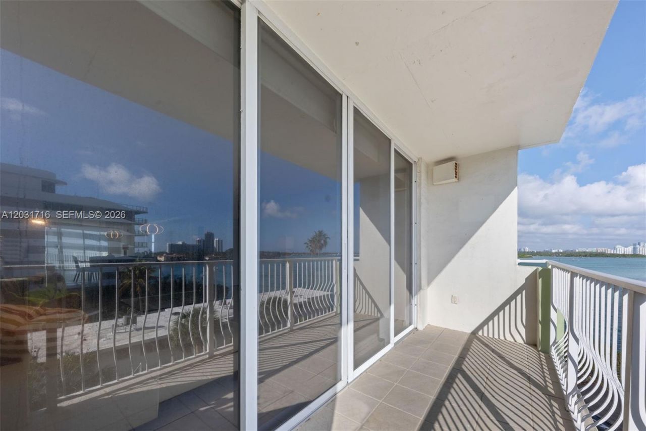 10350 W Bay Harbor Dr , Unit 5E, Bay Harbor Islands, FL 33154 Photo