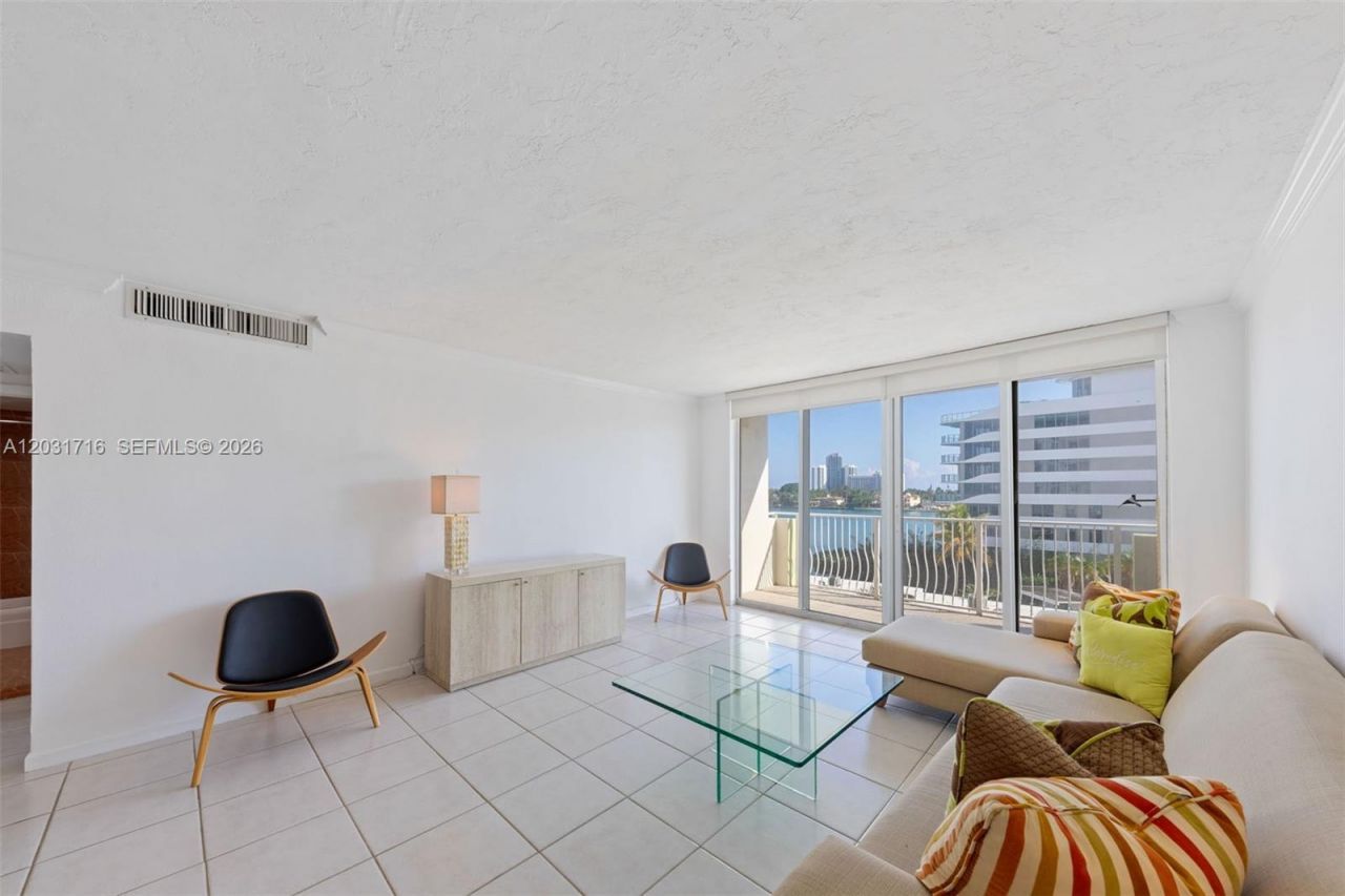 10350 W Bay Harbor Dr , Unit 5E, Bay Harbor Islands, FL 33154 Photo