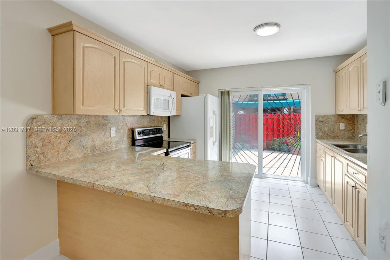 7732 W 29th Way , Unit 102, Hialeah, FL 33018 Photo