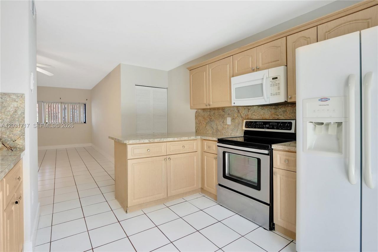 7732 W 29th Way , Unit 102, Hialeah, FL 33018 Photo