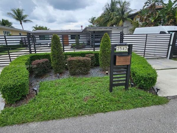 2543 Gulfstream Ln , Fort Lauderdale, FL 33312