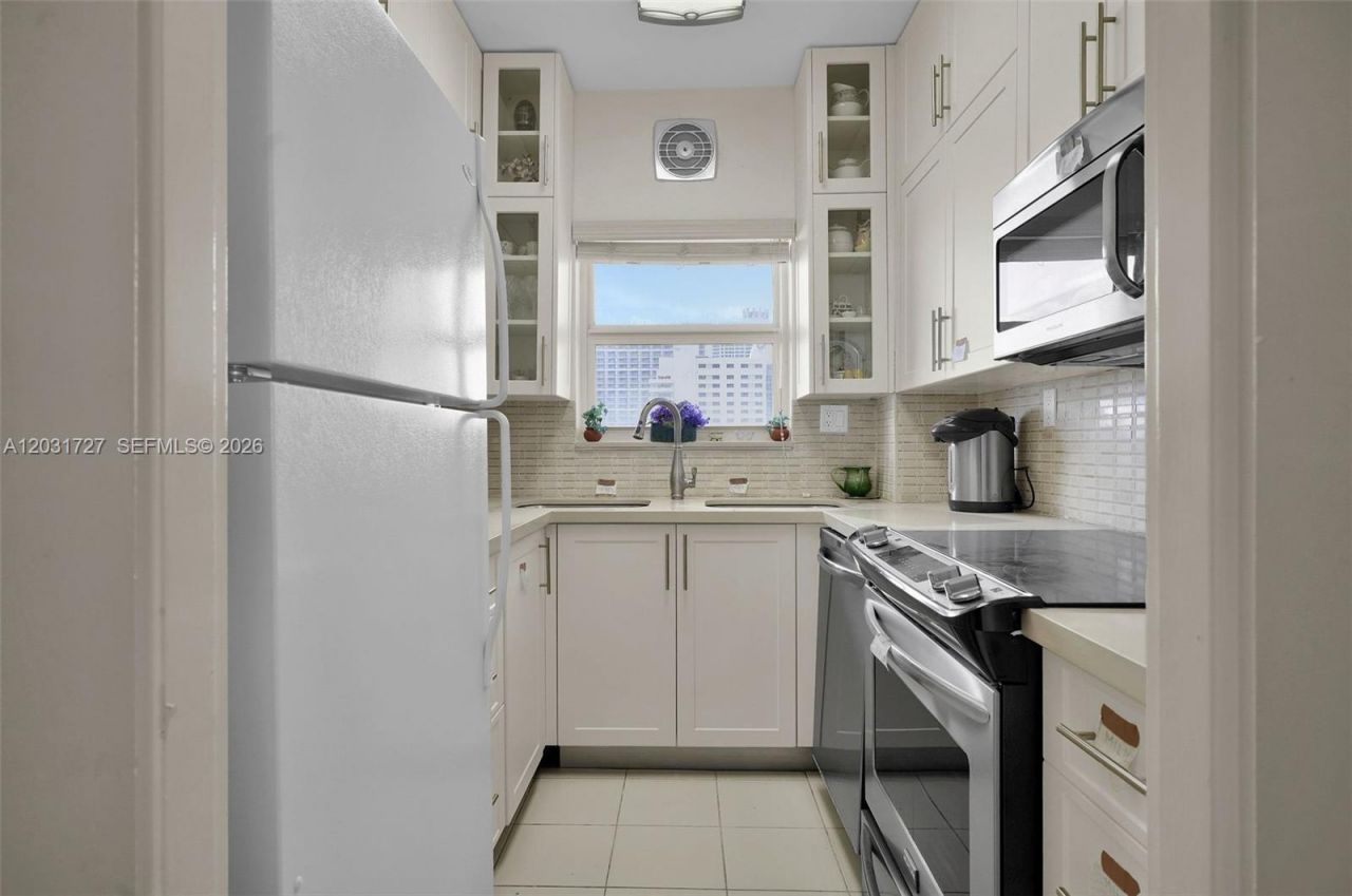 4747 Collins Ave, Unit 510, Miami Beach, FL 33140 Photo