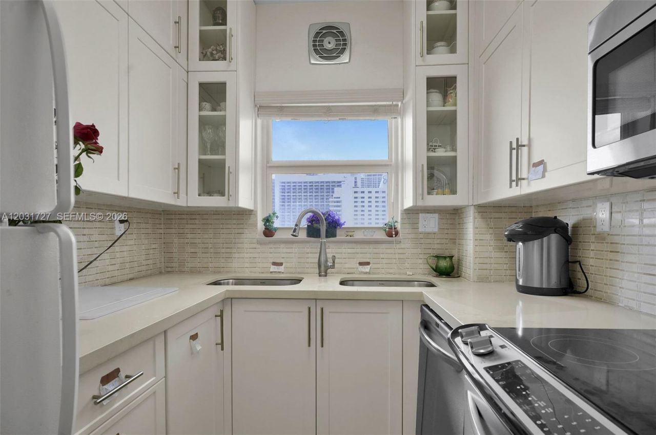 4747 Collins Ave, Unit 510, Miami Beach, FL 33140 Photo