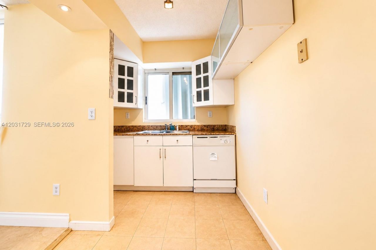 5900 Collins Ave , Unit 601, Miami Beach, FL 33140 Photo