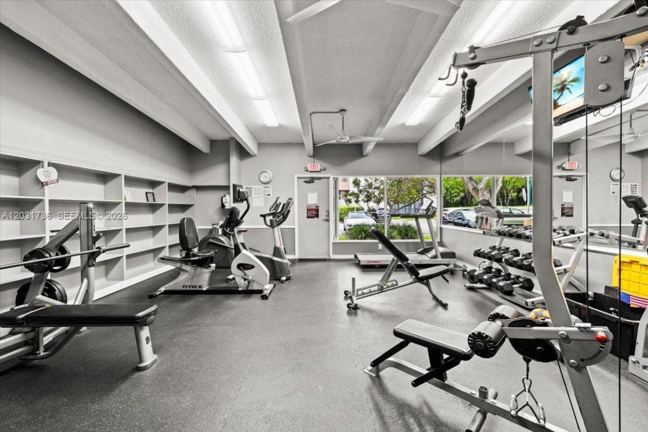 3101 N Country Club Dr , Unit 209, Aventura, FL 33180 Photo