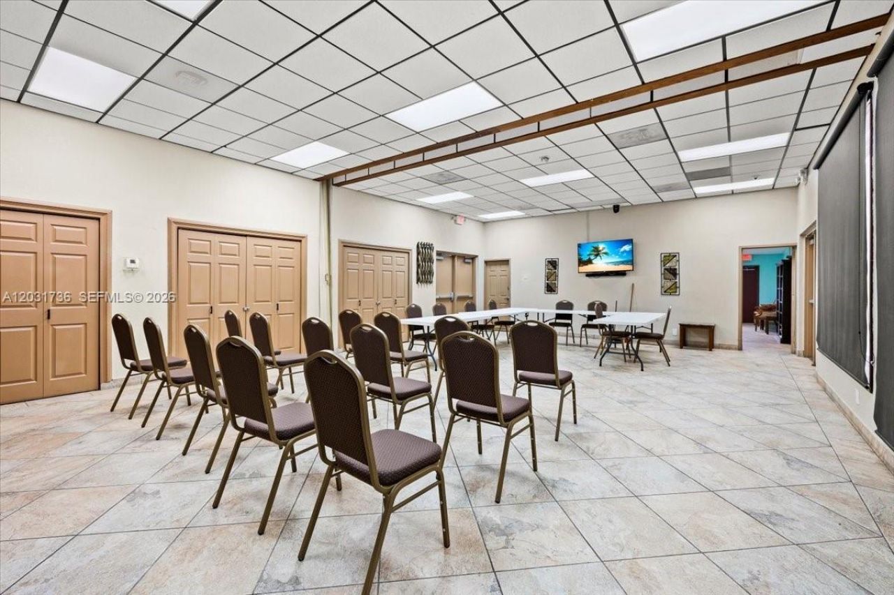 3101 N Country Club Dr , Unit 209, Aventura, FL 33180 Photo