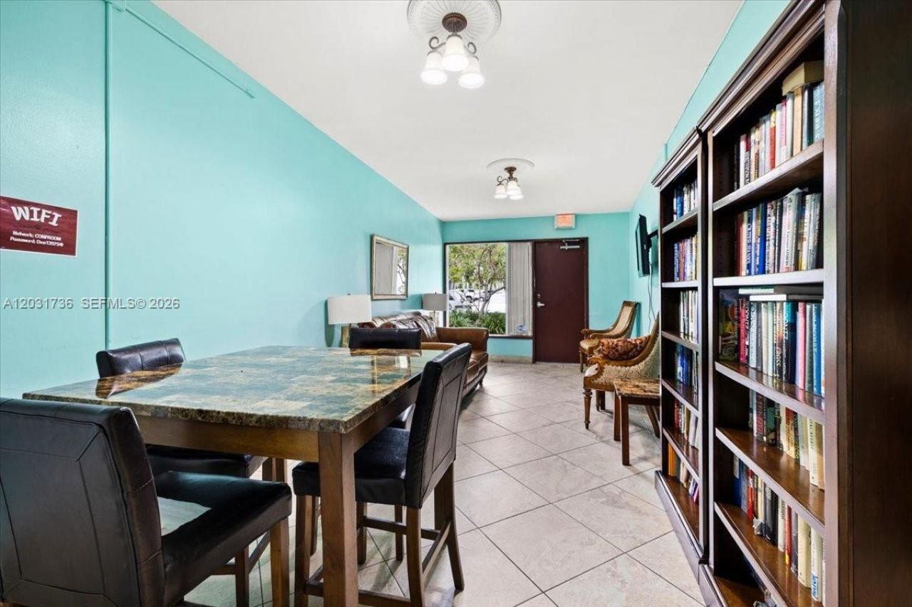 3101 N Country Club Dr , Unit 209, Aventura, FL 33180 Photo