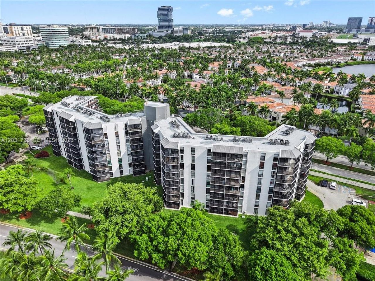 3101 N Country Club Dr , Unit 209, Aventura, FL 33180 Photo