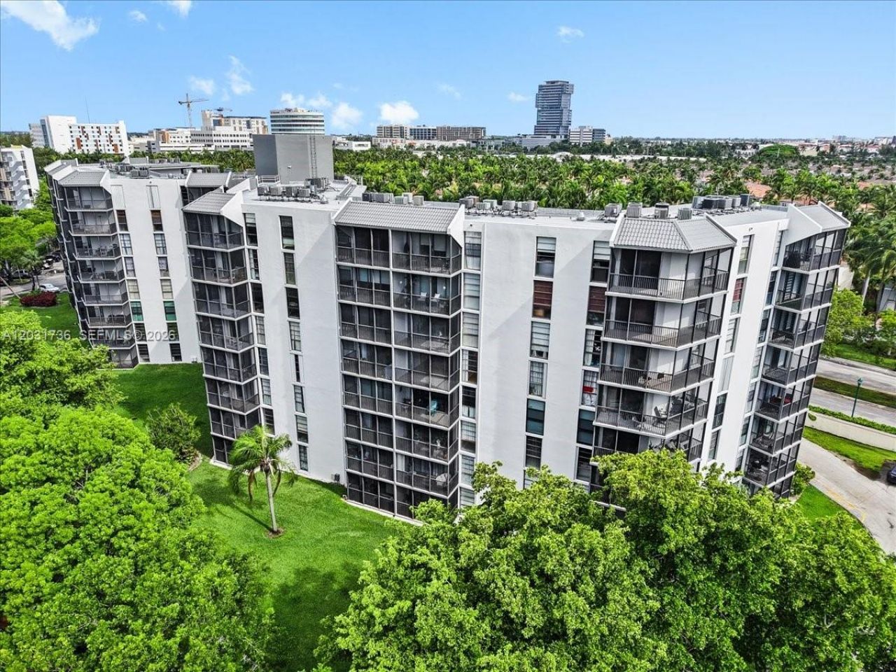3101 N Country Club Dr , Unit 209, Aventura, FL 33180 Photo