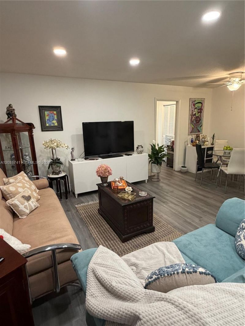 3500 Harrison , Unit 4, Hollywood, FL 33021 Photo