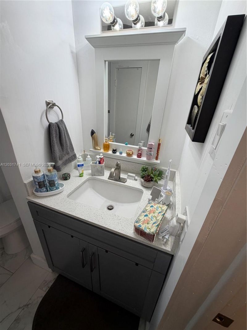 3500 Harrison , Unit 4, Hollywood, FL 33021 Photo