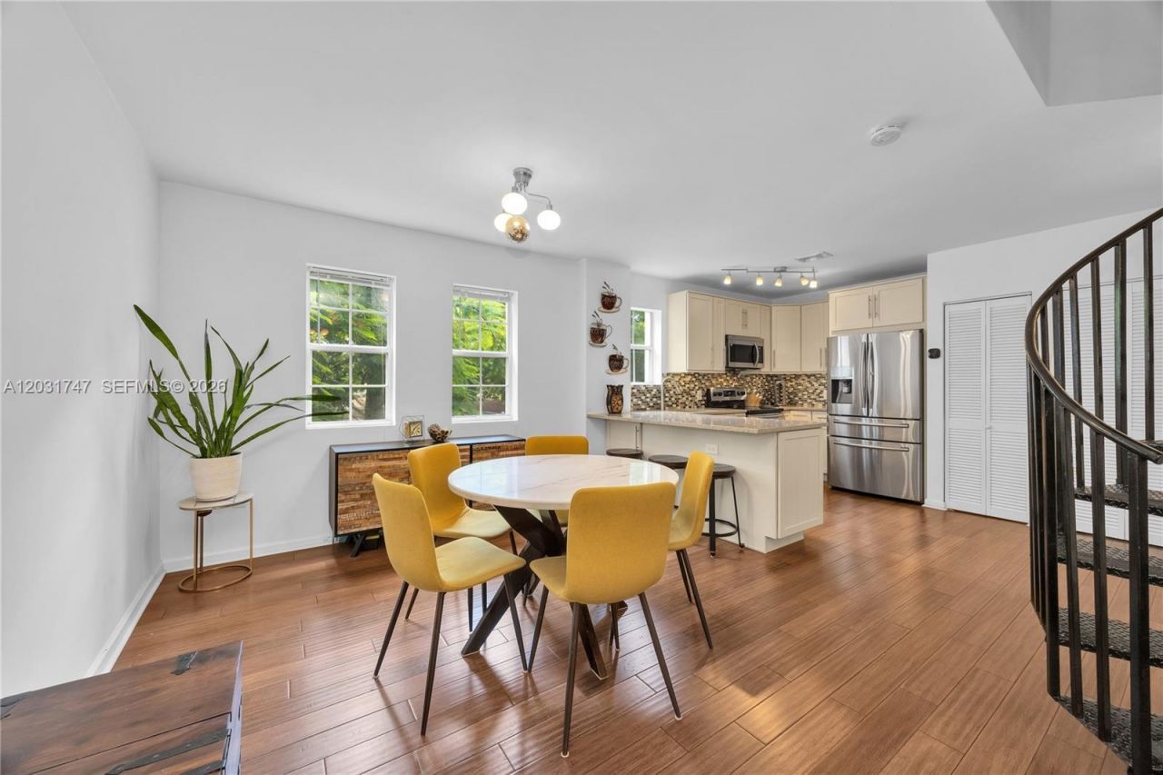 2850 Coconut Ave , Unit 15, Miami, FL 33133 Photo