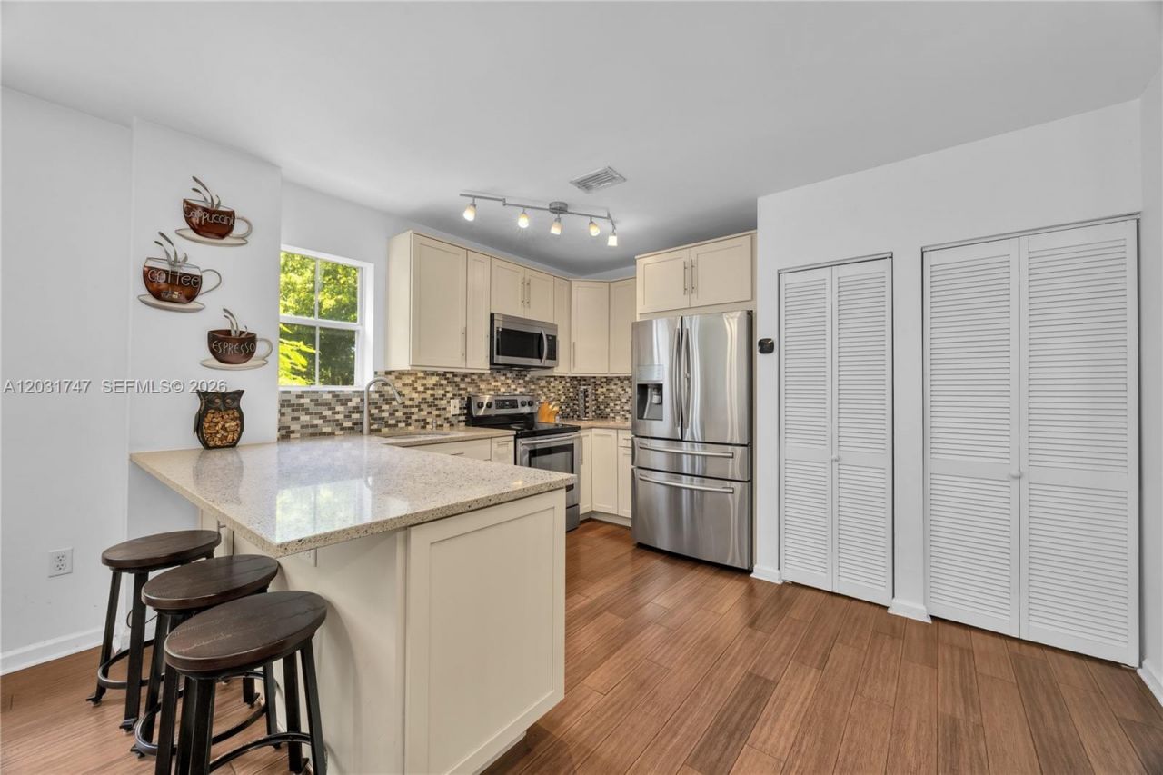 2850 Coconut Ave , Unit 15, Miami, FL 33133 Photo