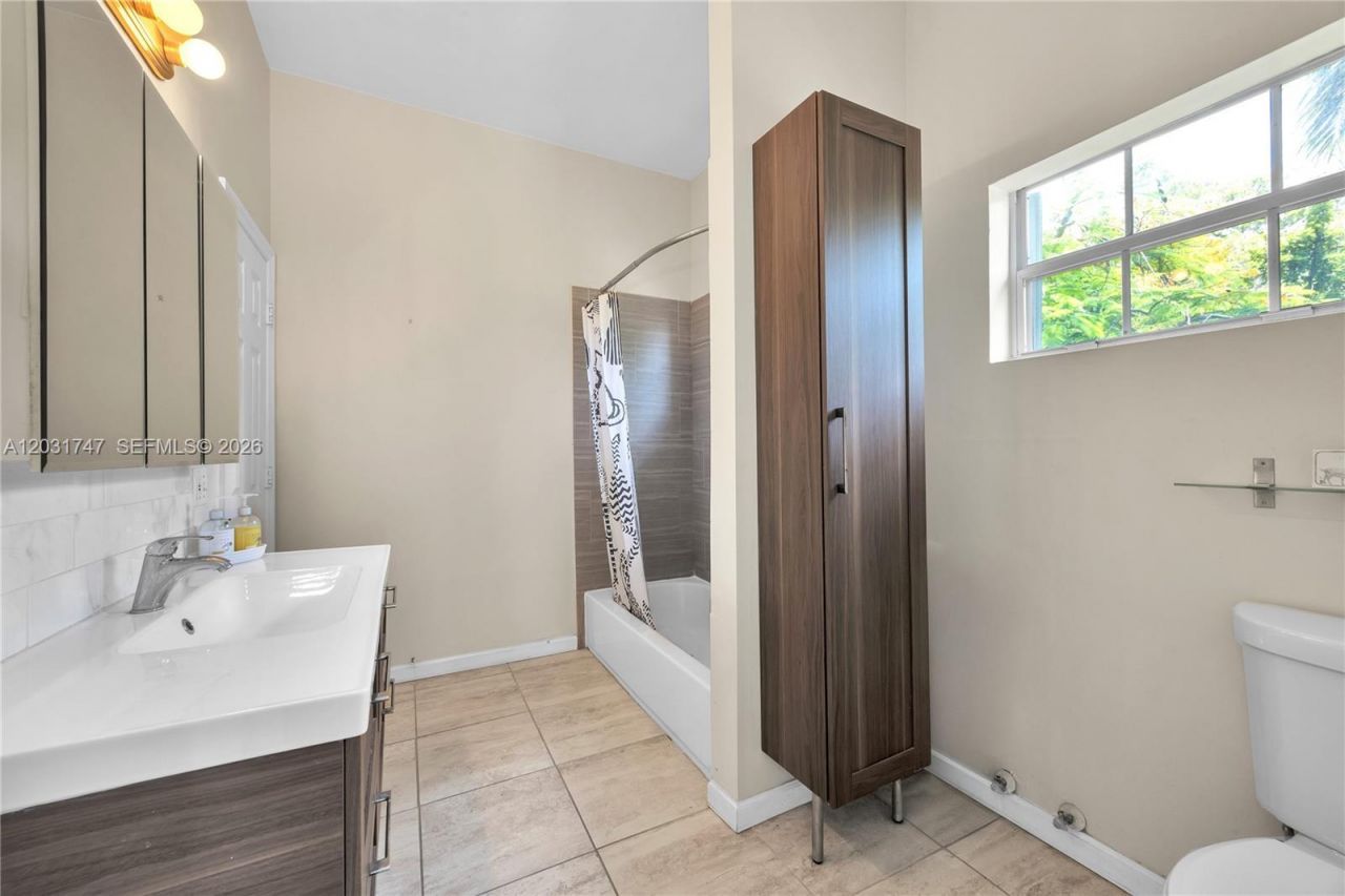 2850 Coconut Ave , Unit 15, Miami, FL 33133 Photo