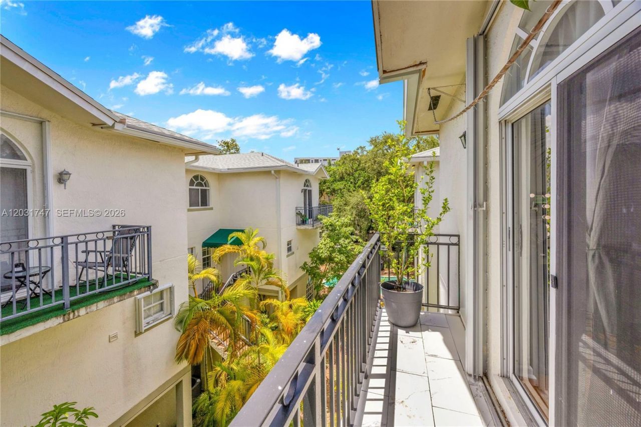 2850 Coconut Ave , Unit 15, Miami, FL 33133 Photo