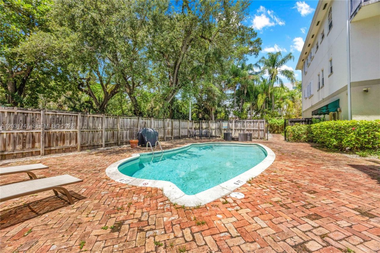 2850 Coconut Ave , Unit 15, Miami, FL 33133 Photo