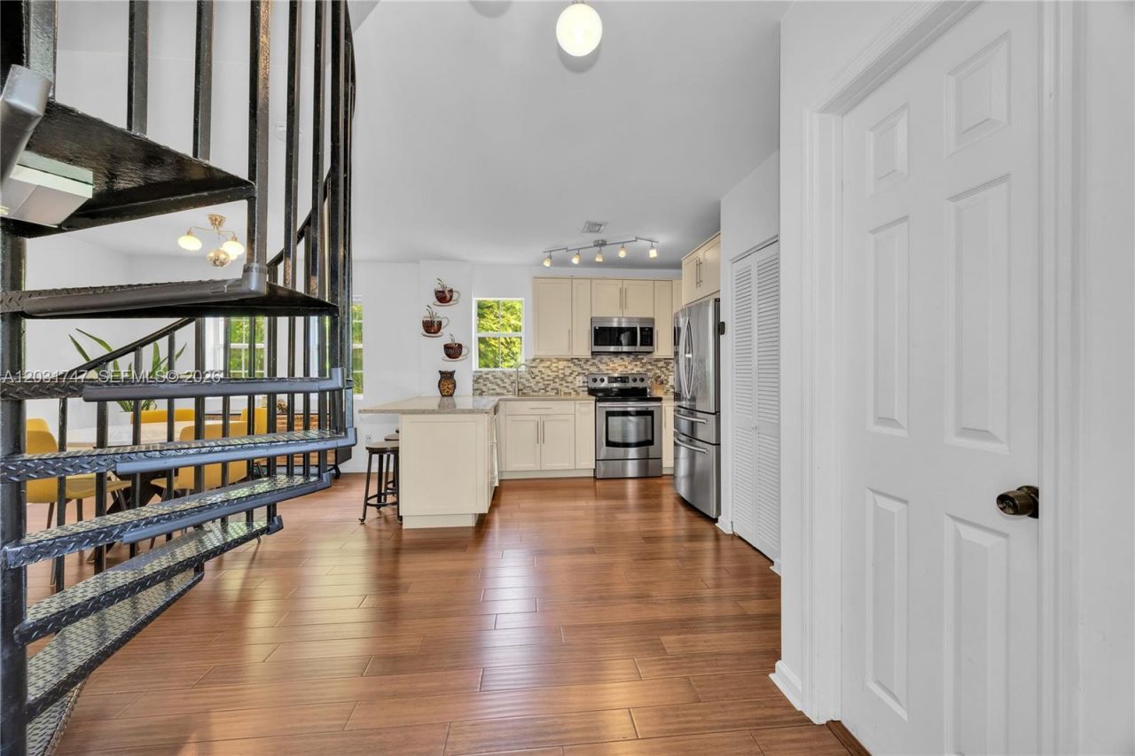 2850 Coconut Ave , Unit 15, Miami, FL 33133 Photo