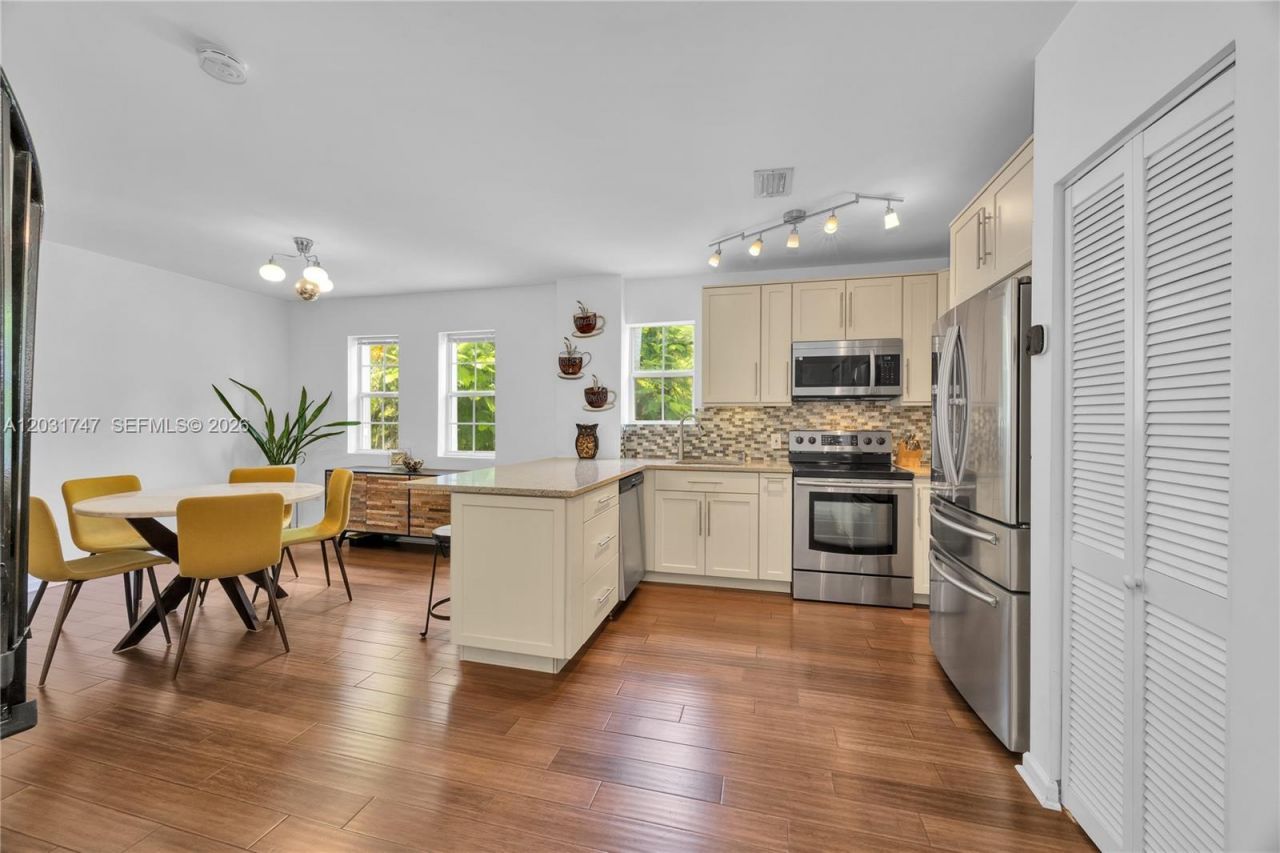 2850 Coconut Ave , Unit 15, Miami, FL 33133 Photo