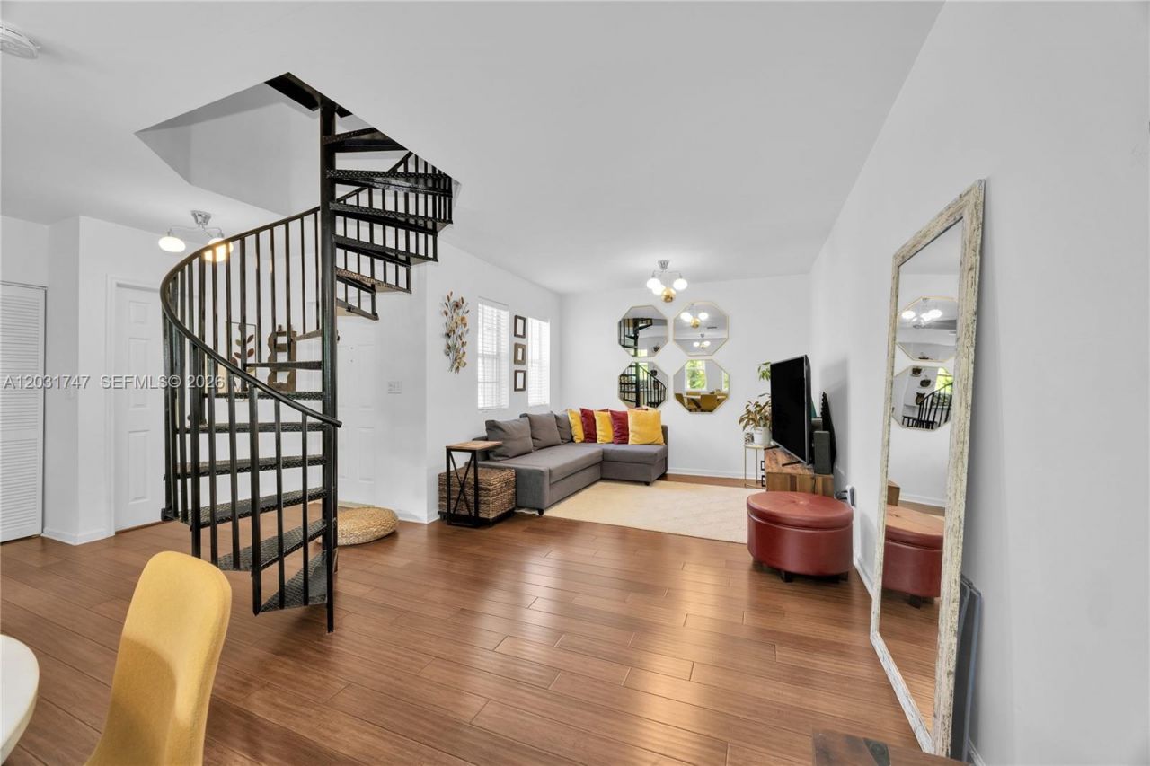 2850 Coconut Ave , Unit 15, Miami, FL 33133 Photo
