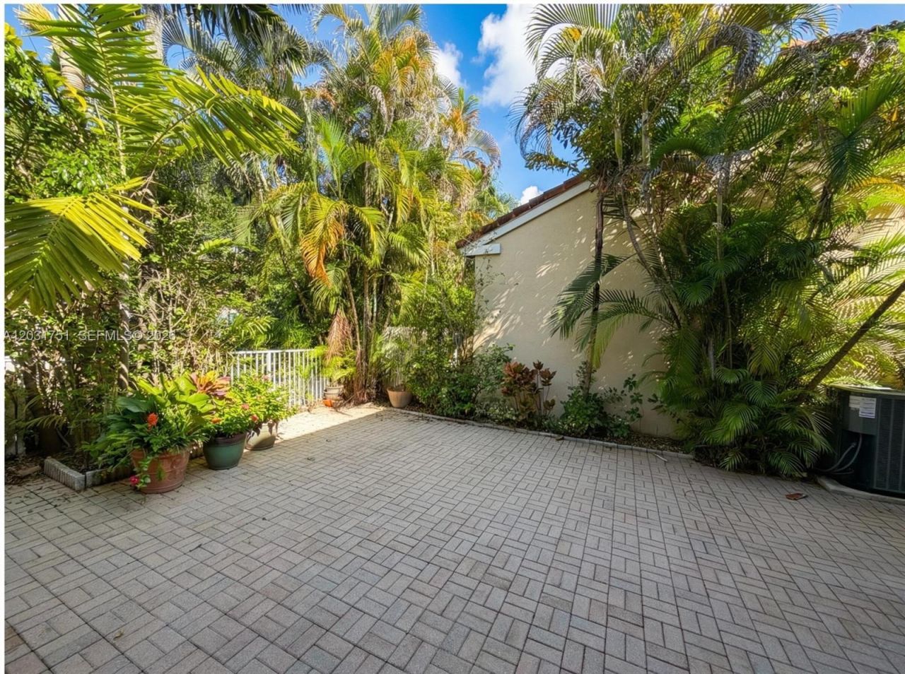1145 W Lake St , Hollywood, FL 33019 Photo