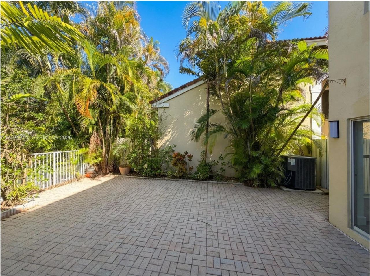 1145 W Lake St , Hollywood, FL 33019 Photo