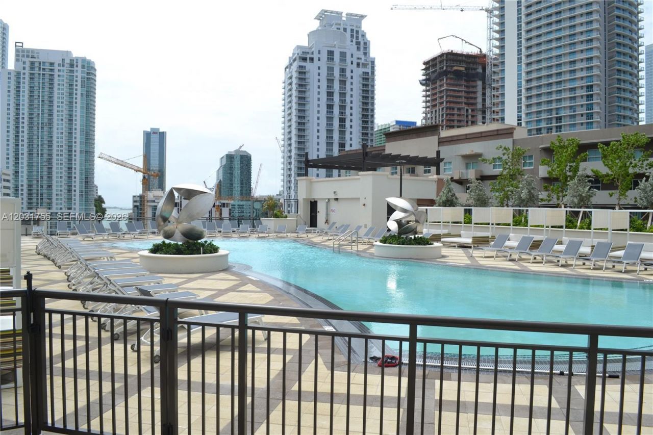 999 SW 1st Ave , Unit 2517, Miami, FL 33130 Photo