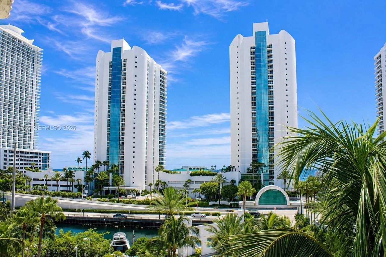 16400 Collins Ave, Unit 542, Sunny Isles Beach, FL 33160 Photo
