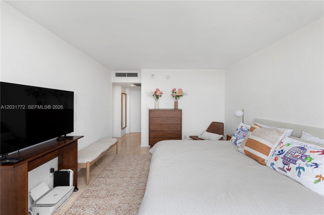 5600 Collins Ave , Unit 14R, Miami Beach, FL 33140 Photo