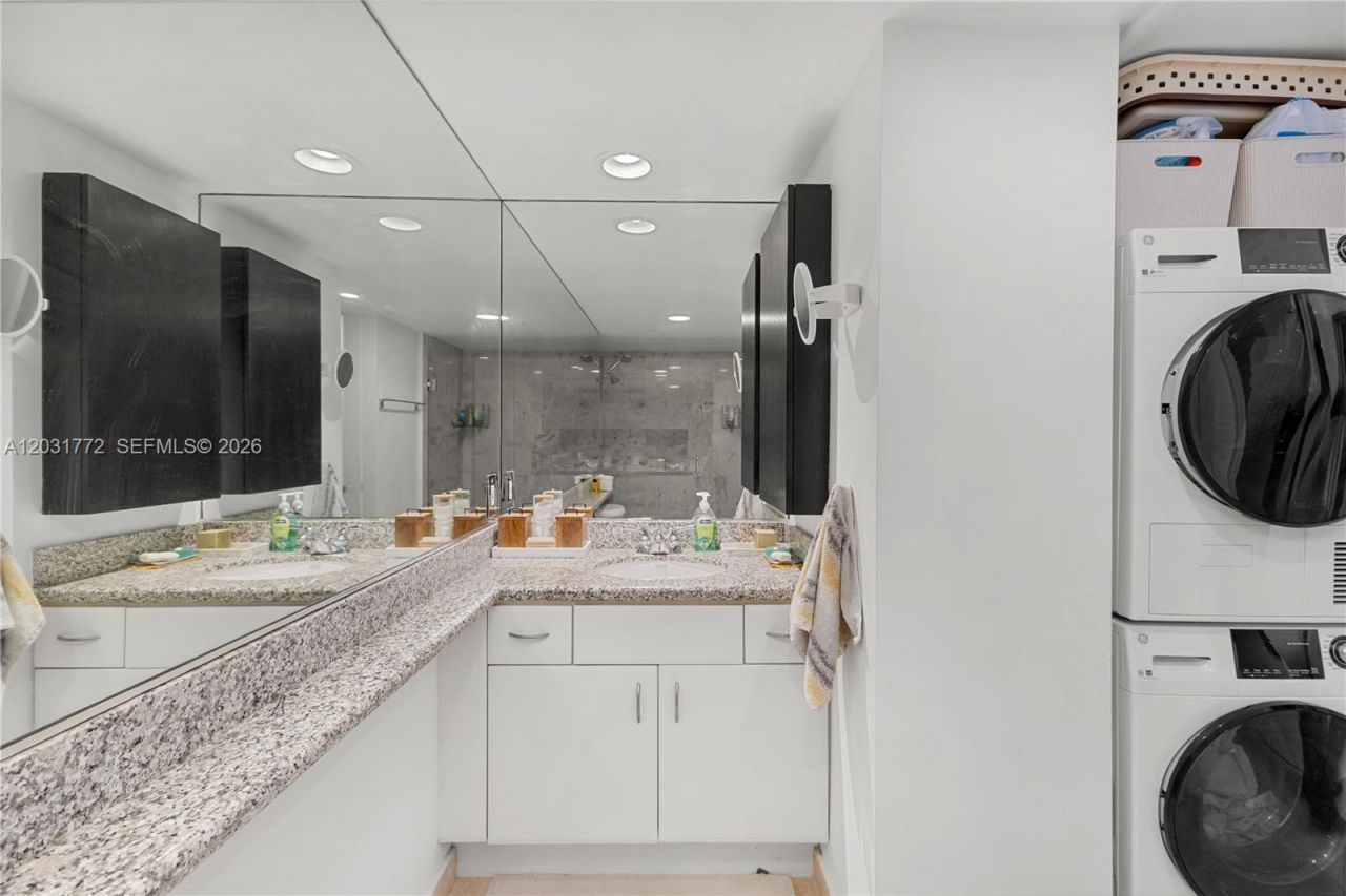 5600 Collins Ave , Unit 14R, Miami Beach, FL 33140 Photo