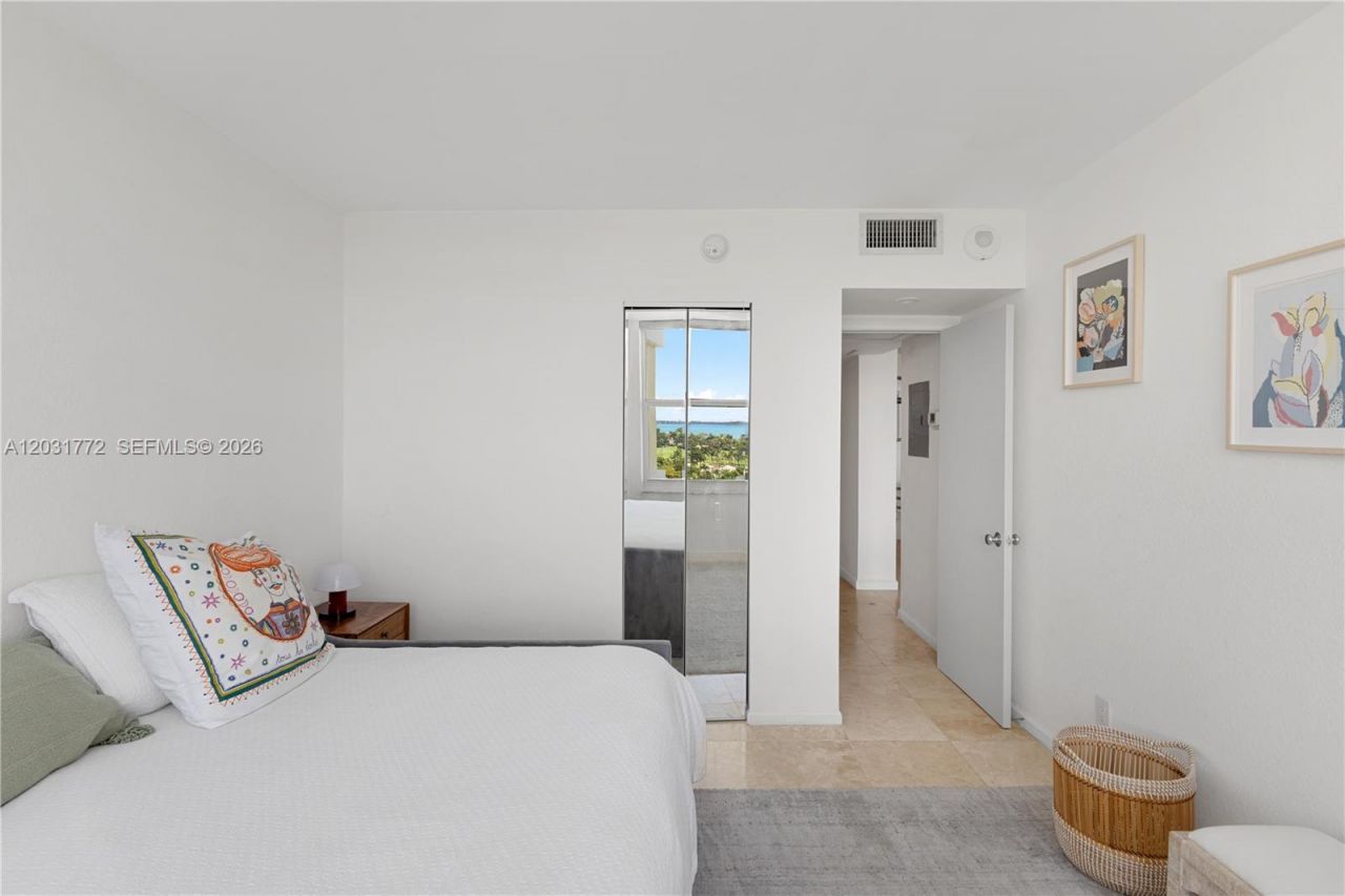 5600 Collins Ave , Unit 14R, Miami Beach, FL 33140 Photo